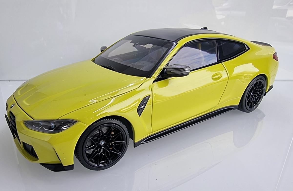 BMW M4 Coupe (G82) 1:18 Scale Diecast Miniature in Sao Paulo Yellow.
